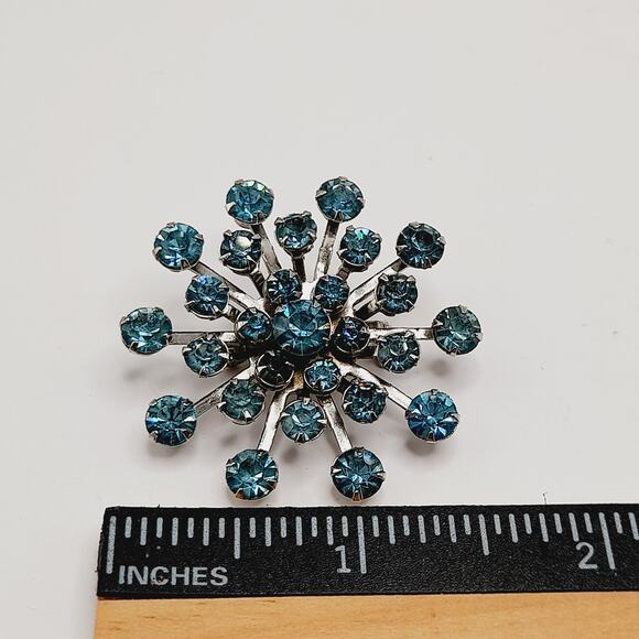 Vintage Blue Rhinestone Starburst Brooch, Atomic Mid-Century Jewelry, 1 1/4" - Picture 5 of 7